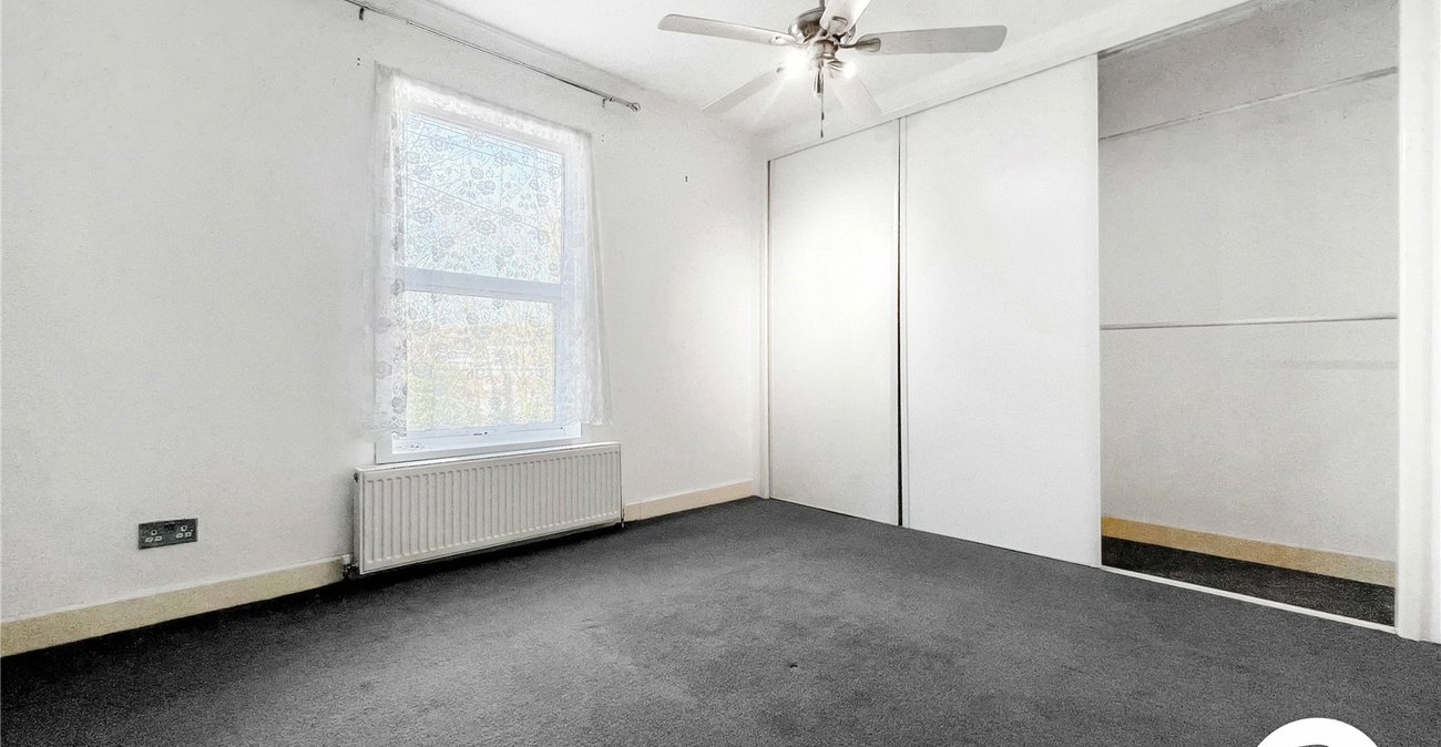 2 bedroom house to rent in Chatham | Robinson Michael & Jackson