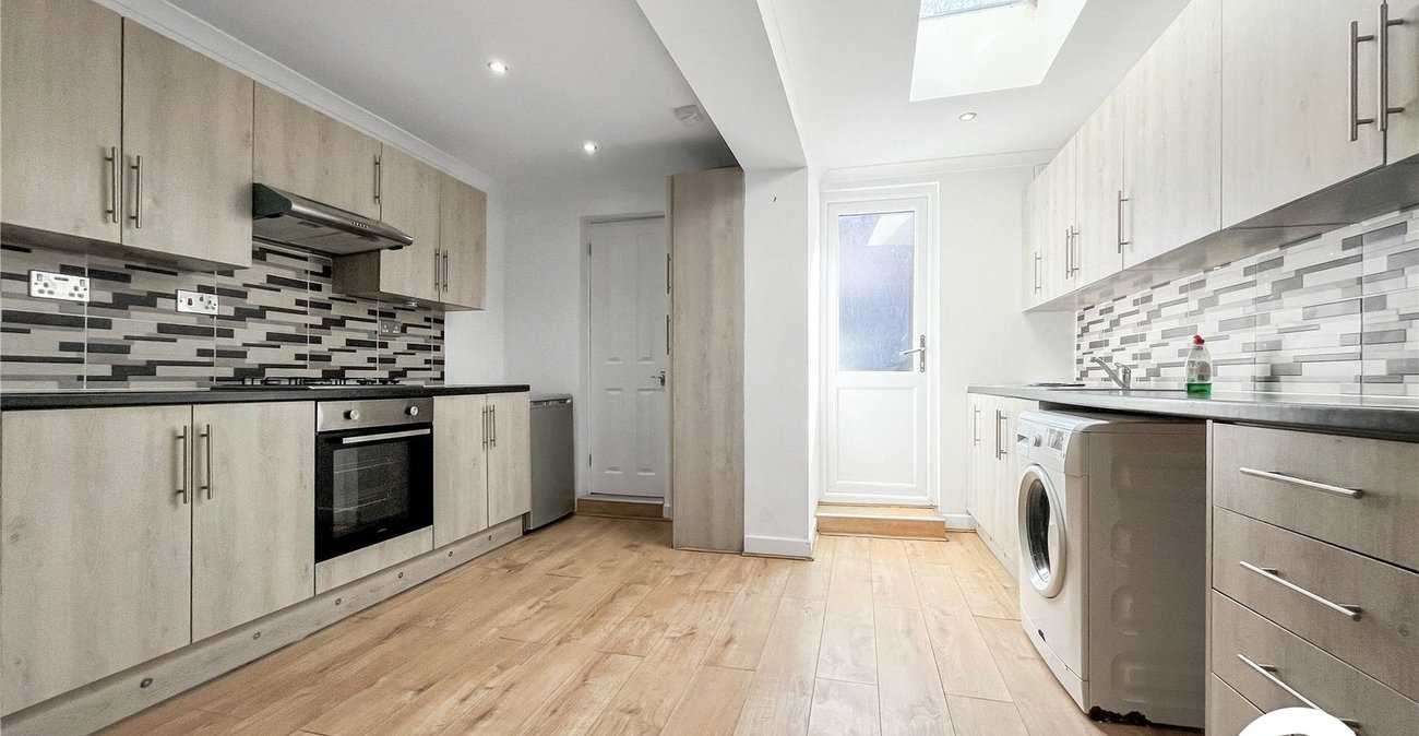 2 bedroom house to rent in Chatham | Robinson Michael & Jackson