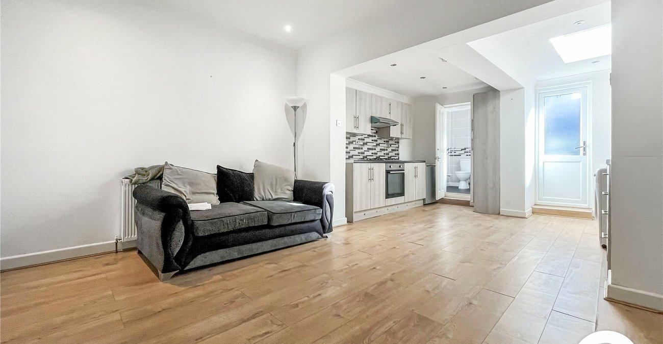 2 bedroom house to rent in Chatham | Robinson Michael & Jackson