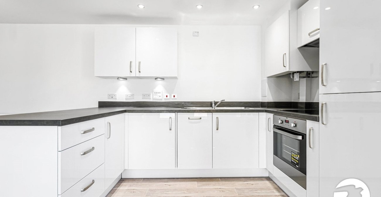 2 bedroom property to rent in Castle Hill Drive | Robinson Michael & Jackson