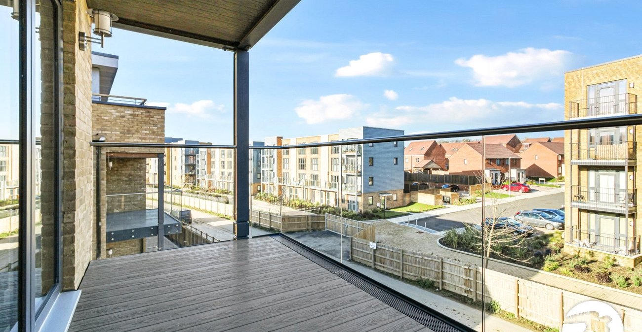 2 bedroom property to rent in Castle Hill Drive | Robinson Michael & Jackson