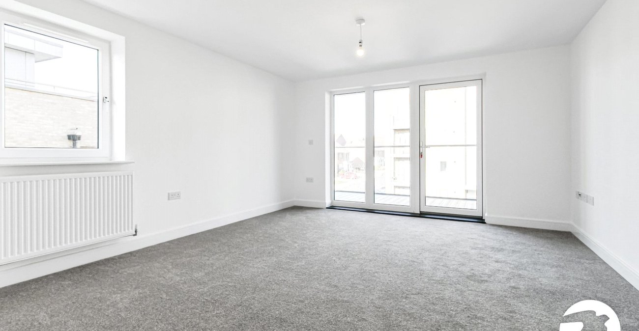 2 bedroom property to rent in Castle Hill Drive | Robinson Michael & Jackson