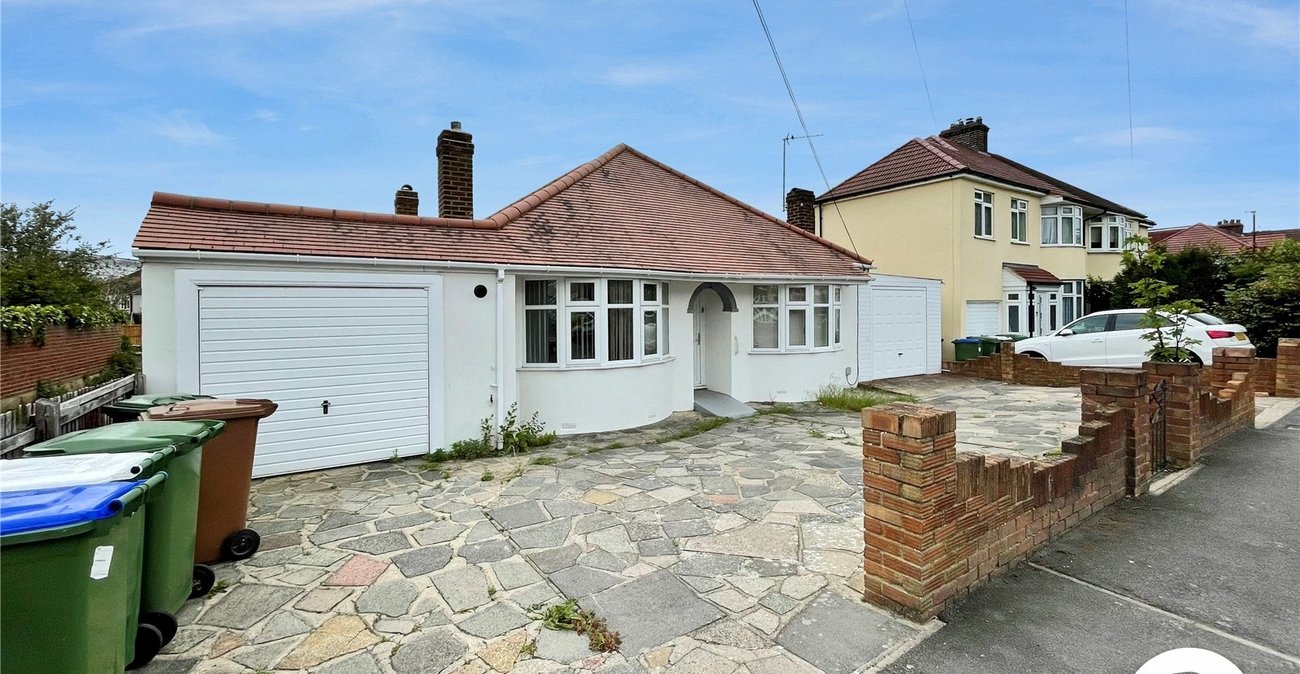 4 bedroom bungalow to rent in Bexleyheath | Robinson Jackson