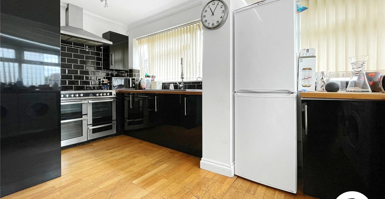 4 bedroom bungalow to rent in Bexleyheath | Robinson Jackson
