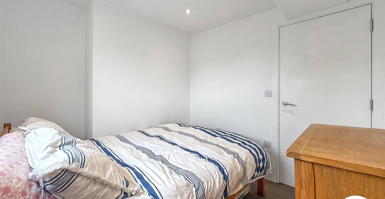 1 bedroom property to rent in Rochester | Robinson Michael & Jackson