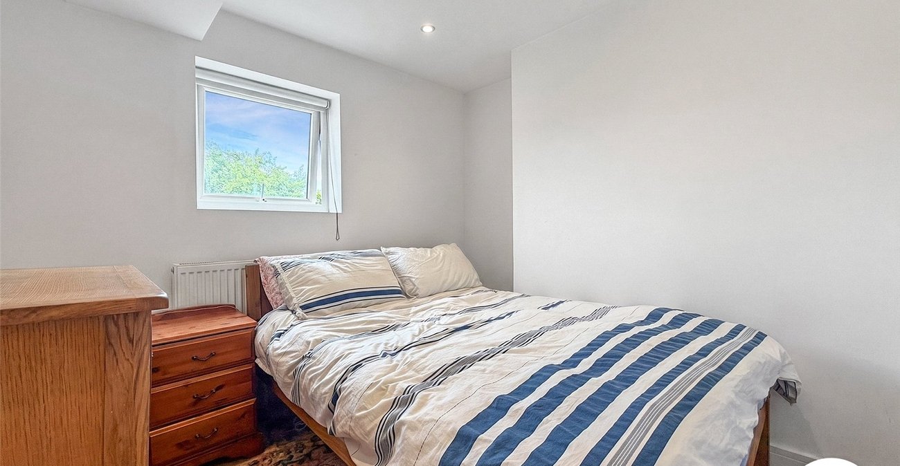 1 bedroom property to rent in Rochester | Robinson Michael & Jackson