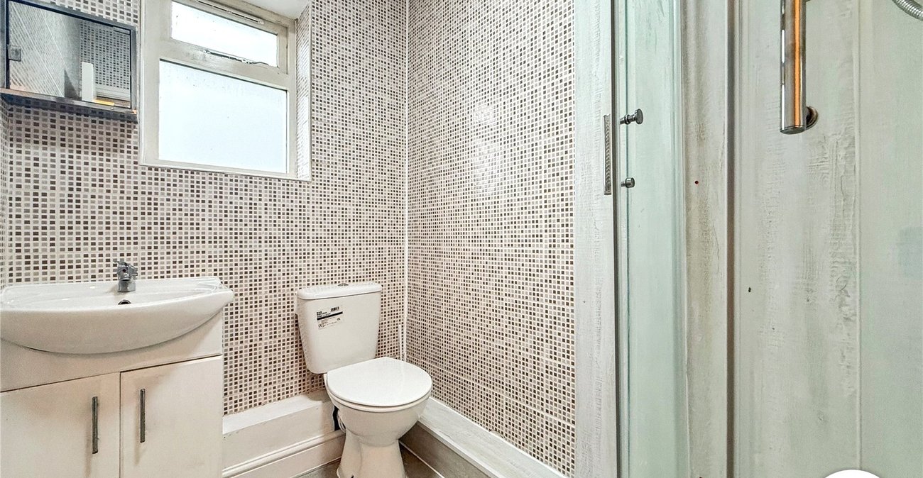 1 bedroom property to rent in Rochester | Robinson Michael & Jackson