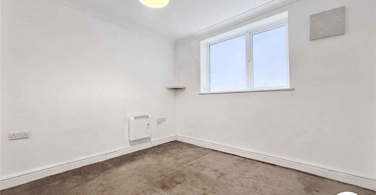 1 bedroom property to rent in Rochester | Robinson Michael & Jackson