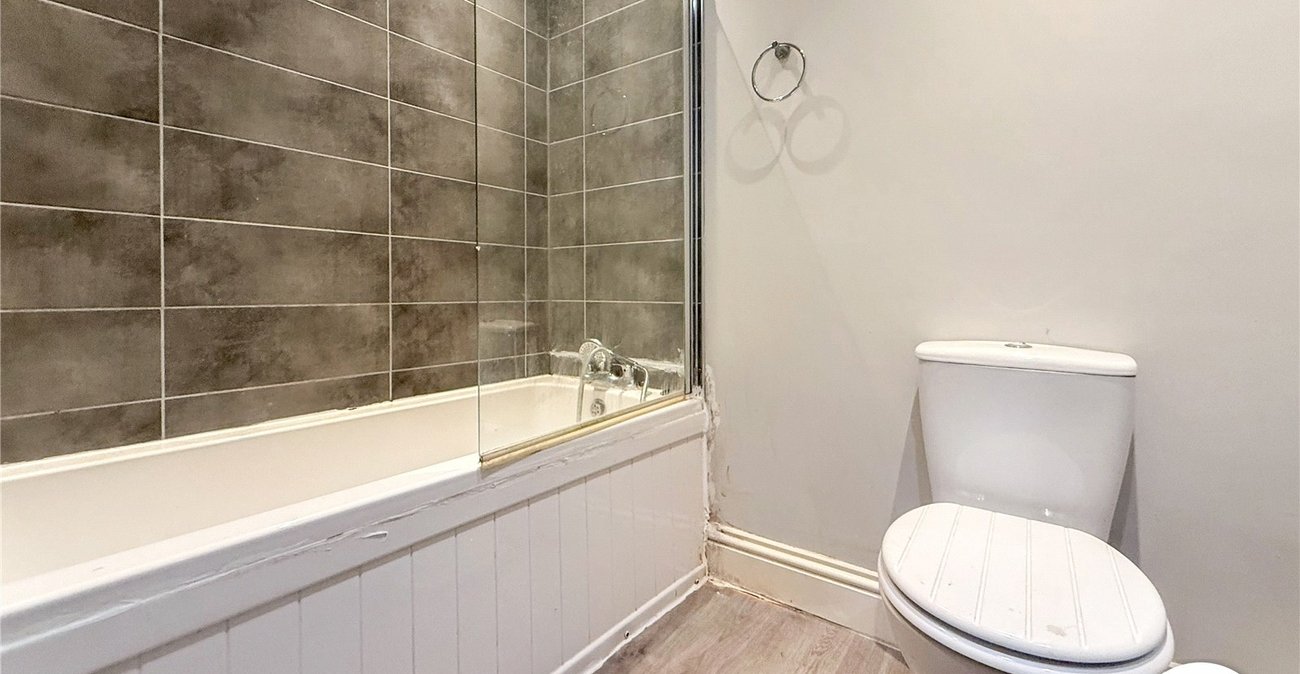 2 bedroom property to rent in Sittingbourne | Robinson Michael & Jackson