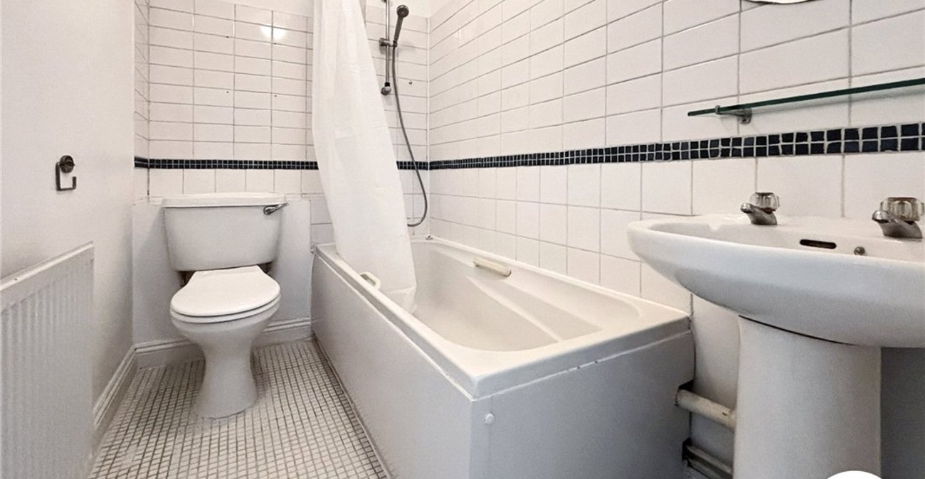 2 bedroom property to rent in St. Mary Cray | Robinson Jackson