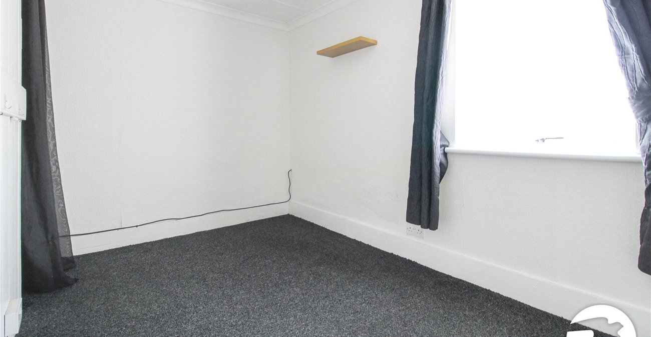 2 bedroom house to rent in Swanscombe | Robinson Michael & Jackson