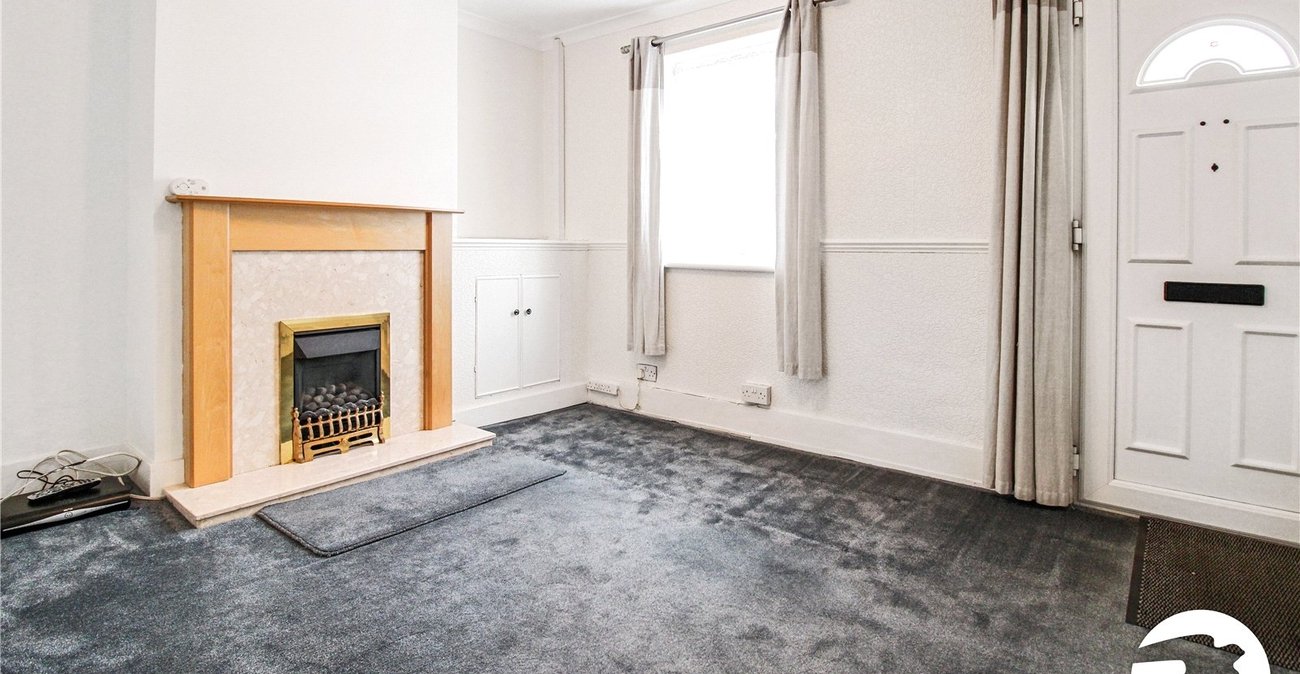 2 bedroom house to rent in Swanscombe | Robinson Michael & Jackson