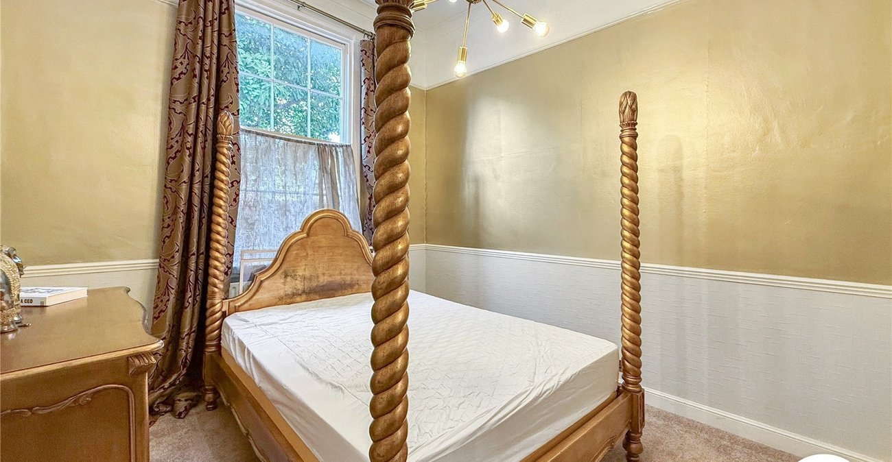 2 bedroom property to rent in West Malling | Robinson Michael & Jackson