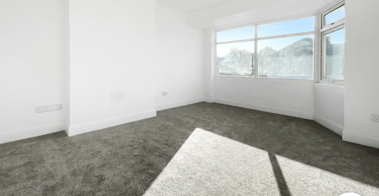 2 bedroom property to rent in Erith | Robinson Jackson