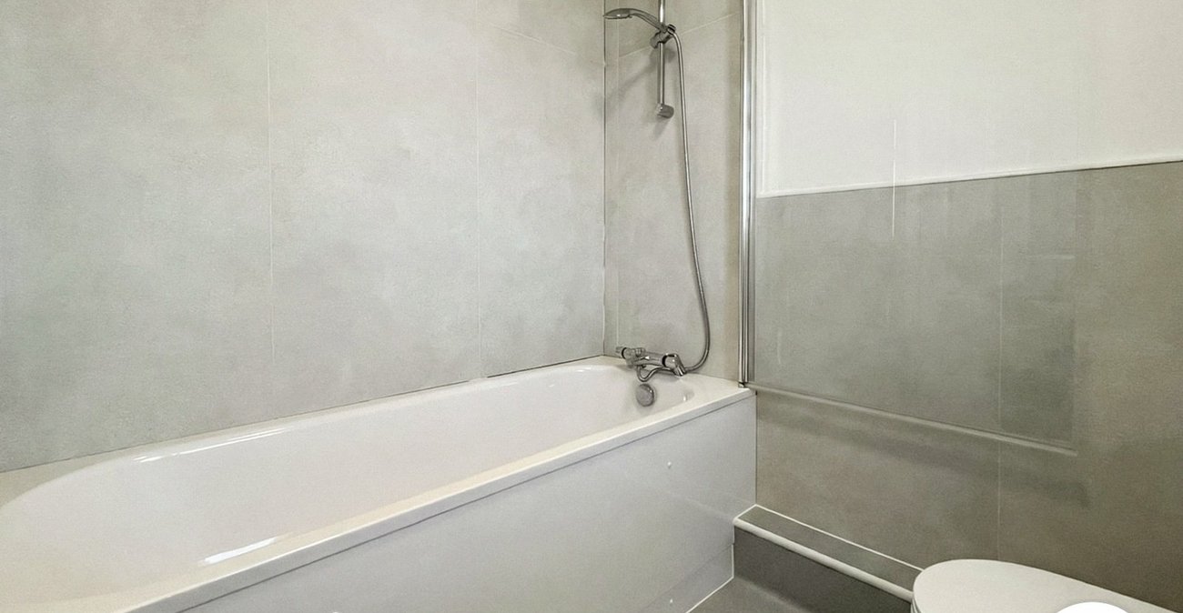 2 bedroom property to rent in Erith | Robinson Jackson