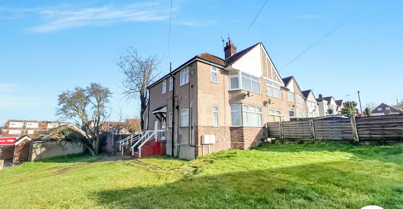 2 bedroom property to rent in Erith | Robinson Jackson