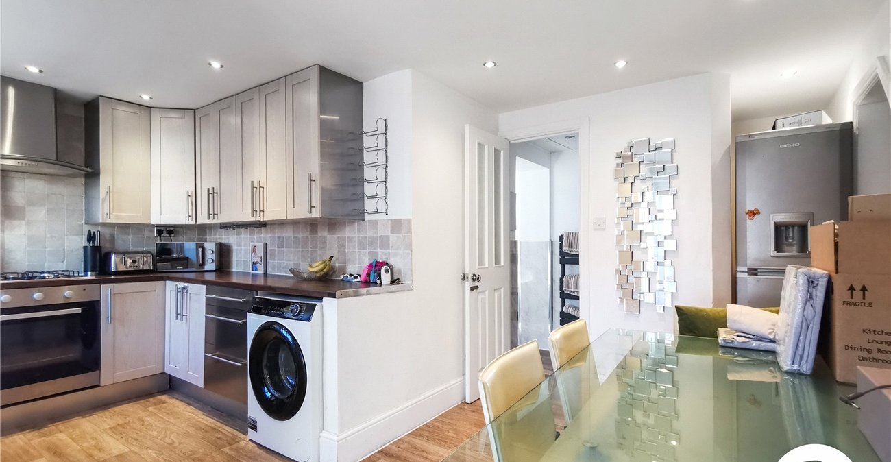 2 bedroom bungalow to rent in Dartford | Robinson Jackson