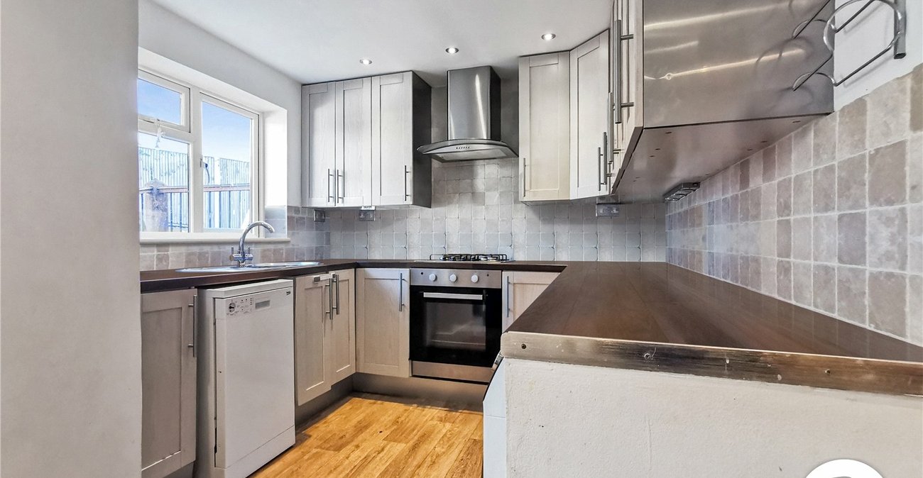 2 bedroom bungalow to rent in Dartford | Robinson Jackson