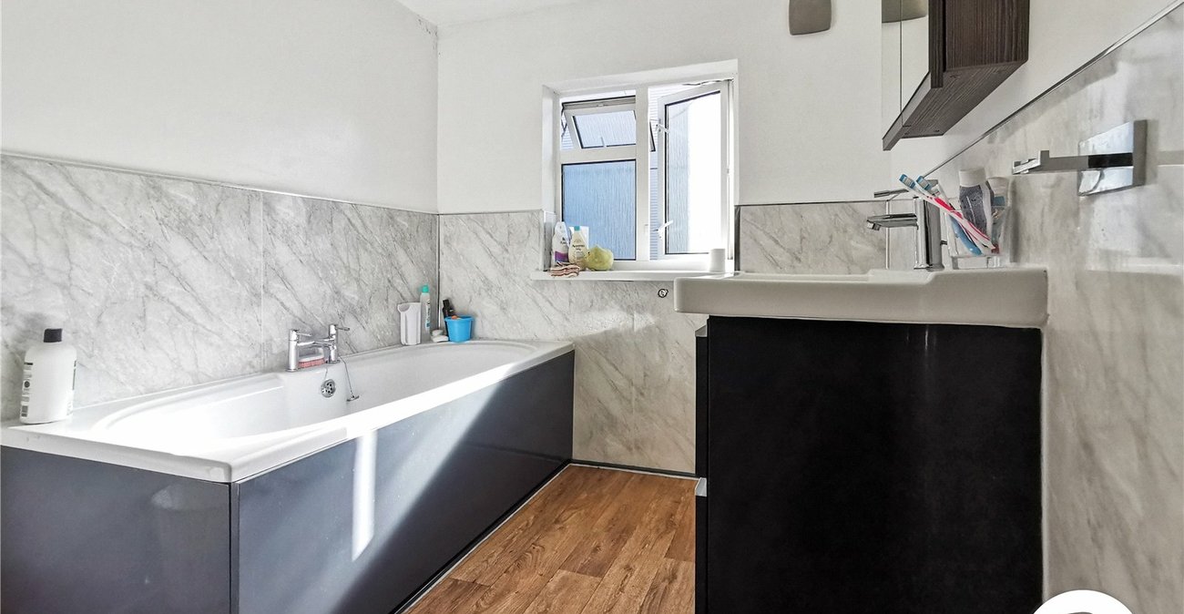 2 bedroom bungalow to rent in Dartford | Robinson Jackson