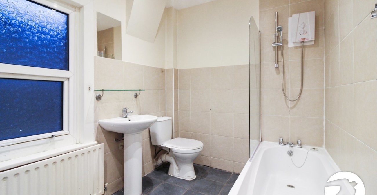 2 bedroom property to rent in Catford | Robinson Jackson