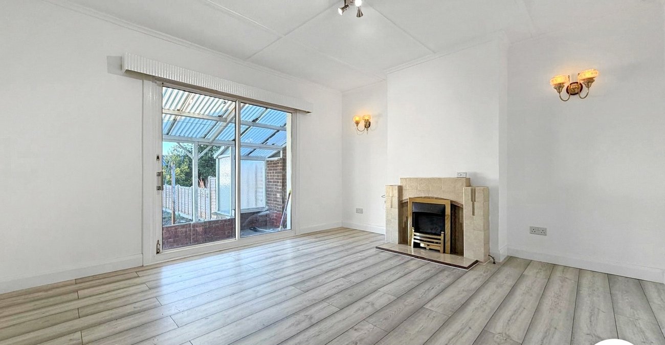 3 bedroom bungalow to rent in Welling | 