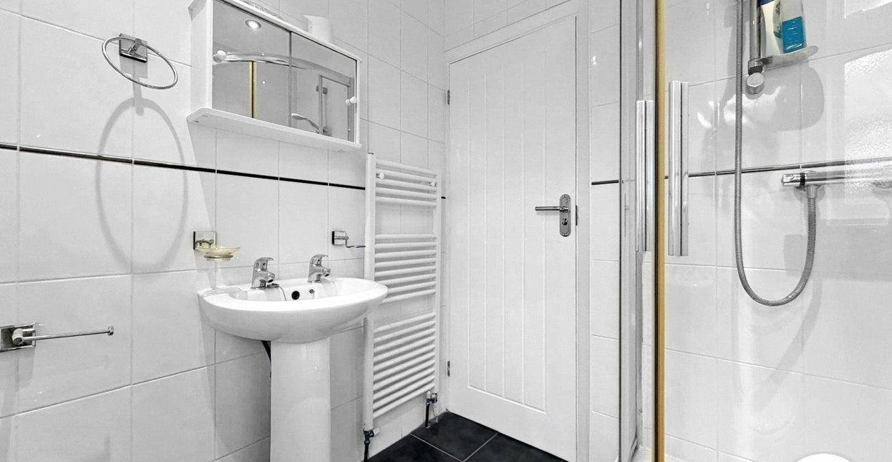 3 bedroom bungalow to rent in Welling | 