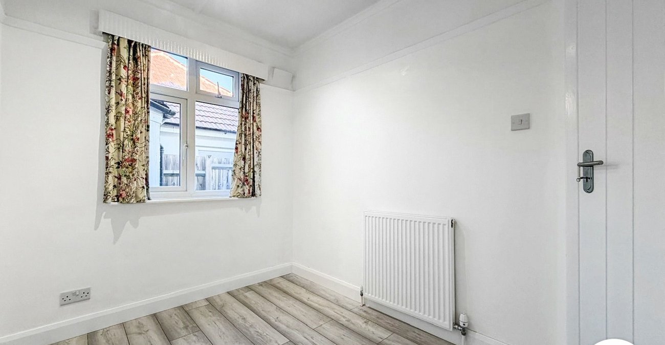3 bedroom bungalow to rent in Welling | 