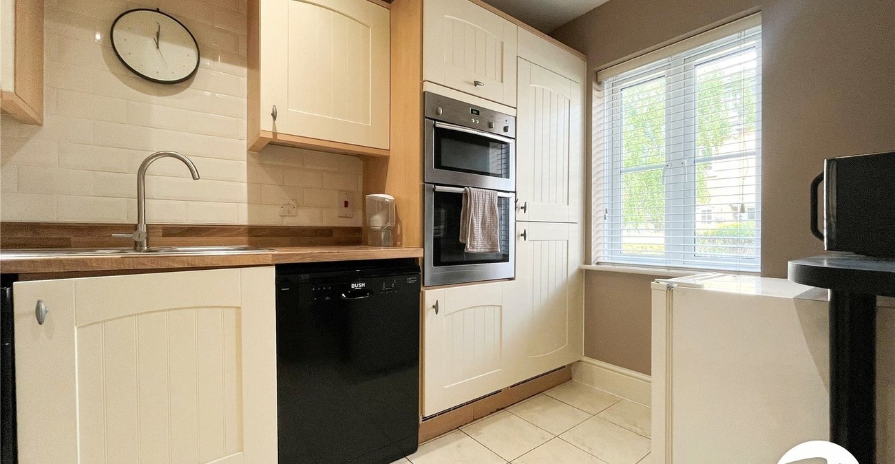 3 bedroom house to rent in Rochester | Robinson Michael & Jackson