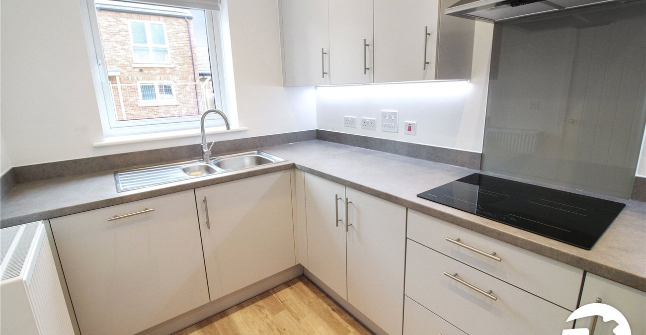 2 bedroom house to rent in Alkerden | Robinson Michael & Jackson