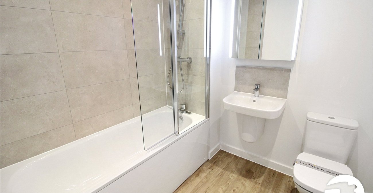 2 bedroom house to rent in Alkerden | Robinson Michael & Jackson