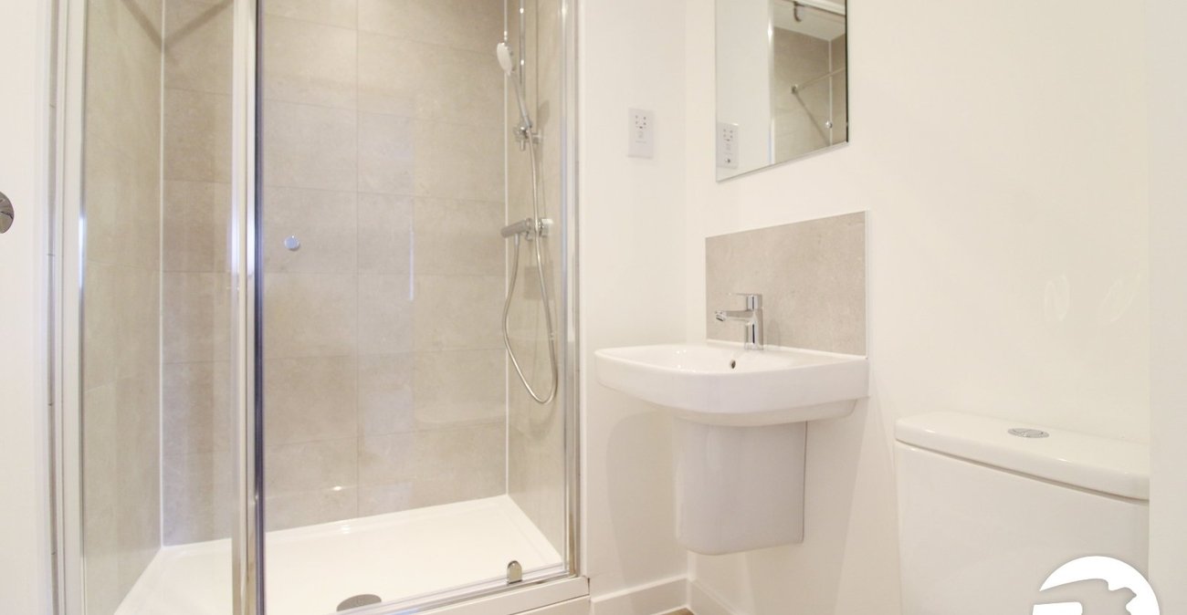 4 bedroom house to rent in Ebbsfleet Valley | Robinson Michael & Jackson