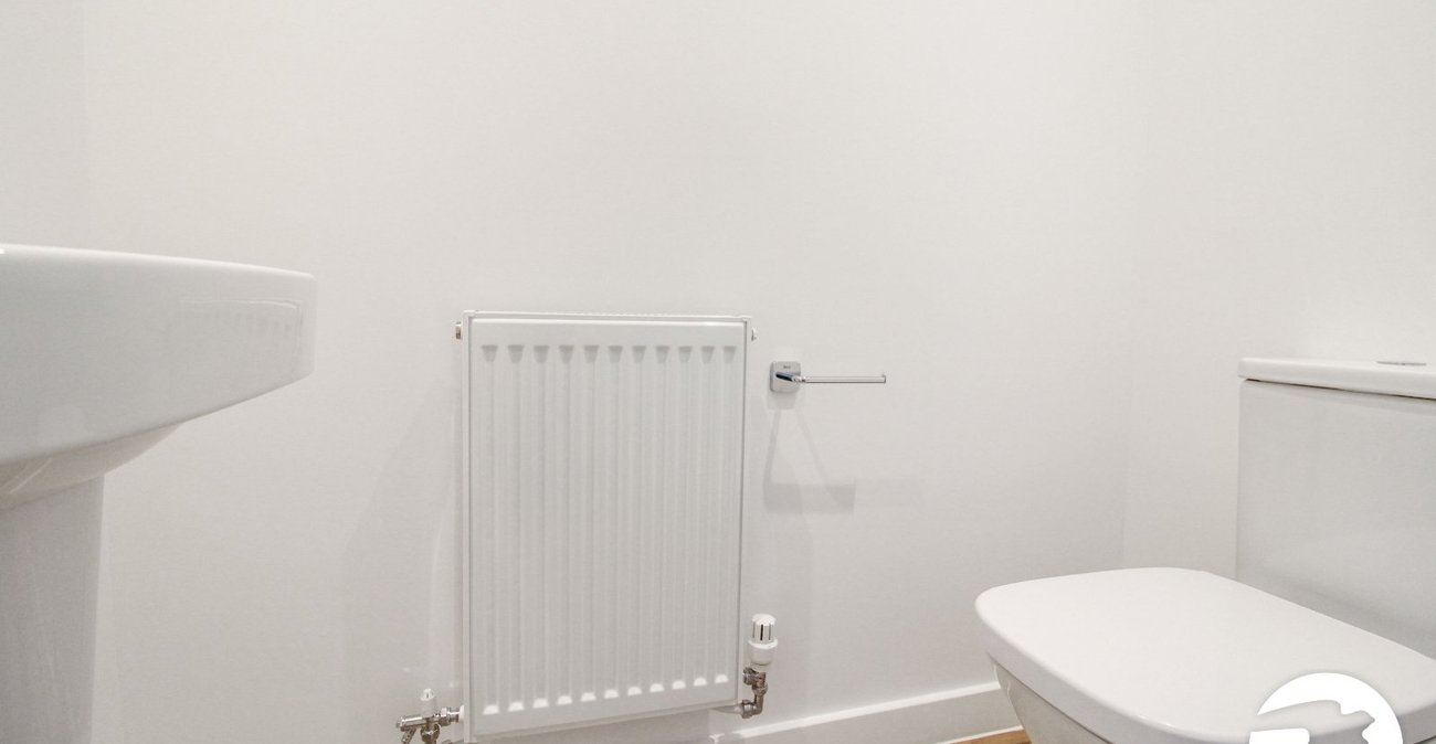 4 bedroom house to rent in Ebbsfleet Valley | Robinson Michael & Jackson