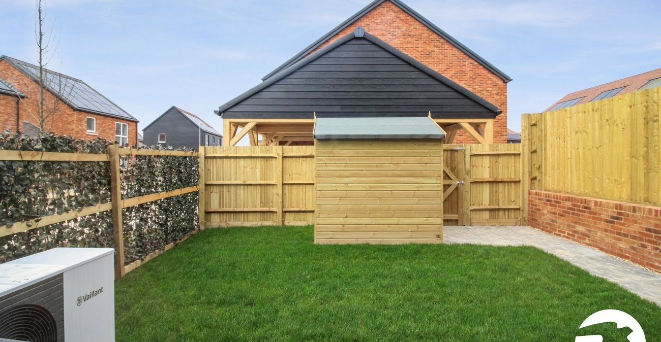 4 bedroom house to rent in Ebbsfleet Valley | Robinson Michael & Jackson