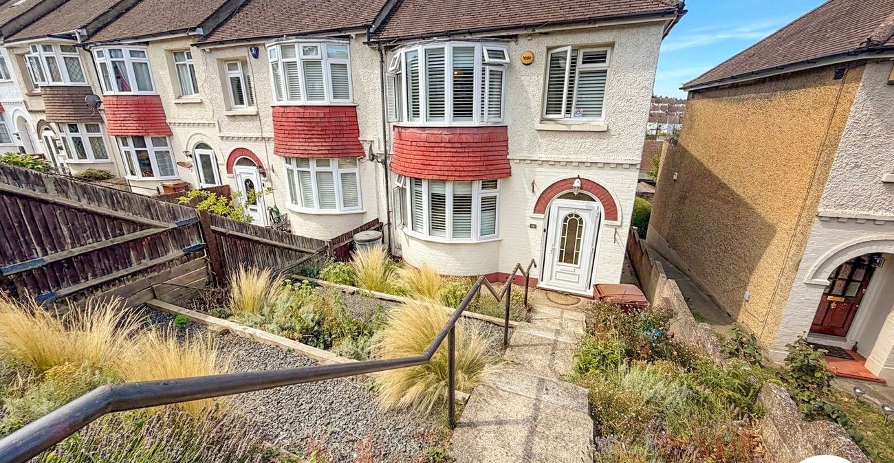 3 bedroom house to rent in Rochester | Robinson Michael & Jackson