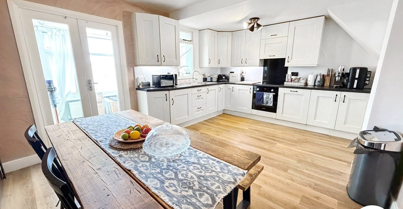 3 bedroom house to rent in Rochester | Robinson Michael & Jackson