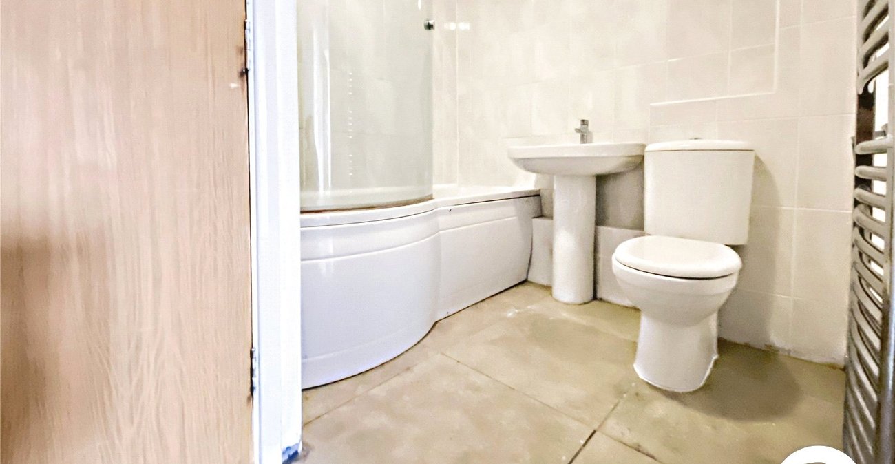 2 bedroom property to rent in Dartford | Robinson Jackson