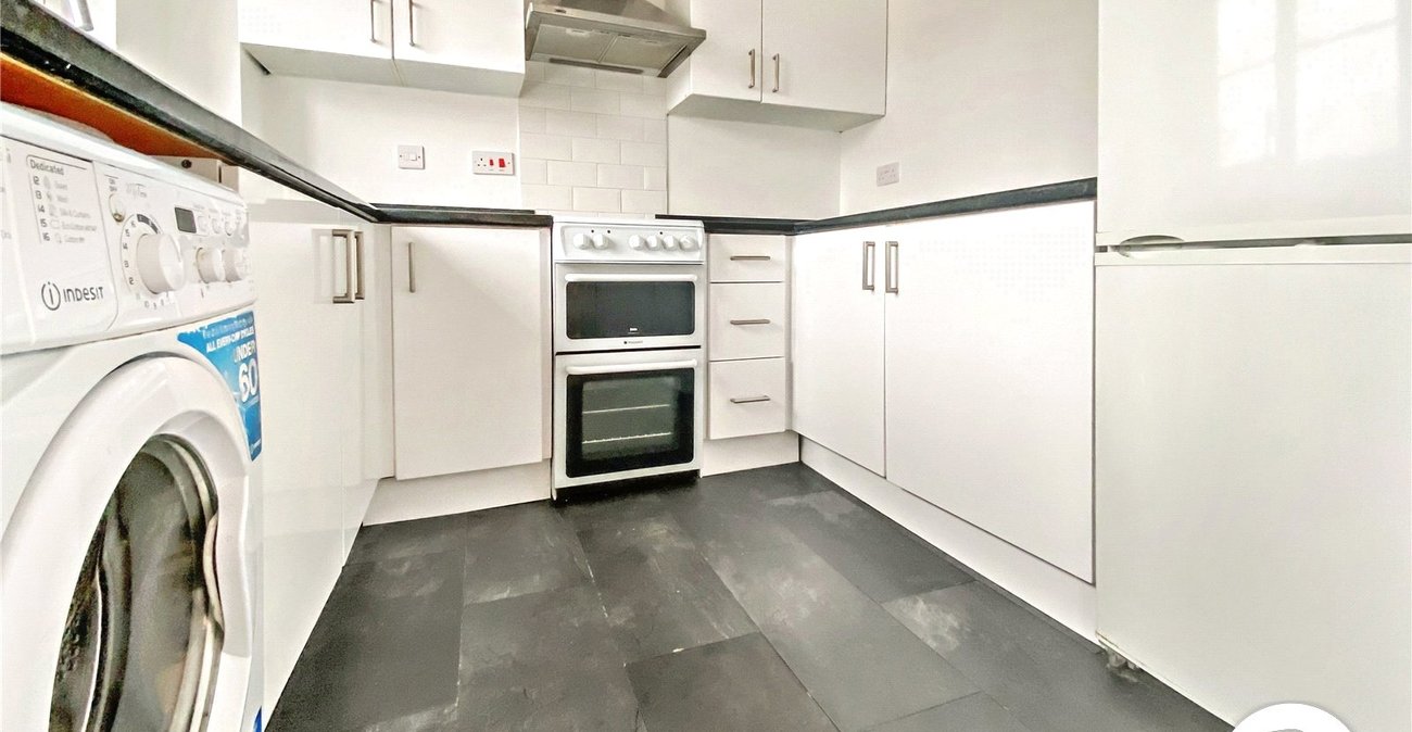2 bedroom property to rent in Dartford | Robinson Jackson
