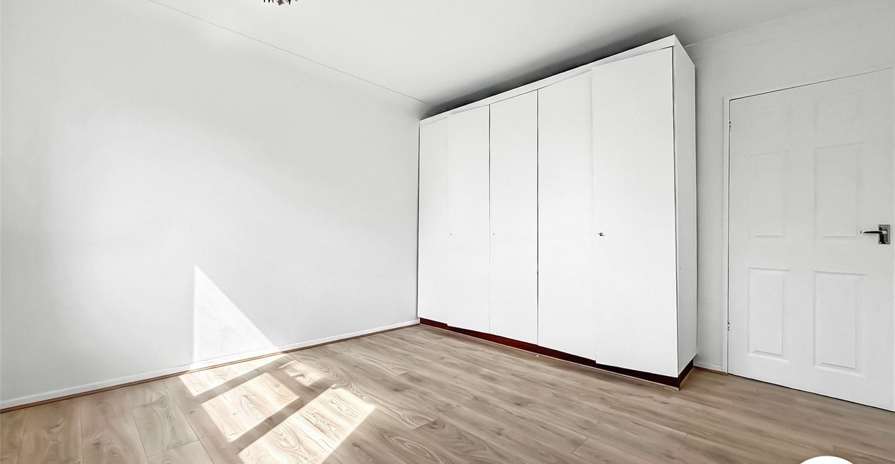 2 bedroom property to rent in London | 
