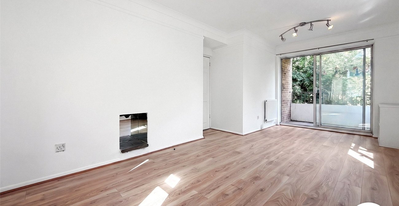2 bedroom property to rent in London | 