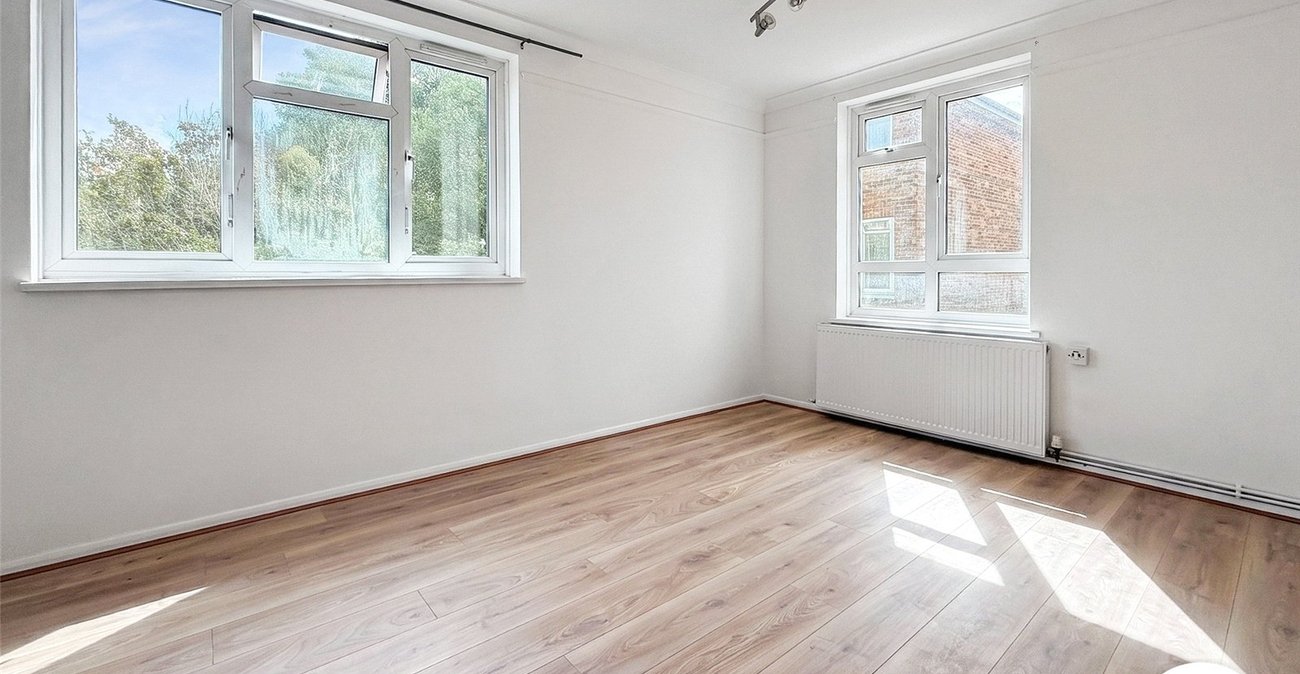 2 bedroom property to rent in London | 