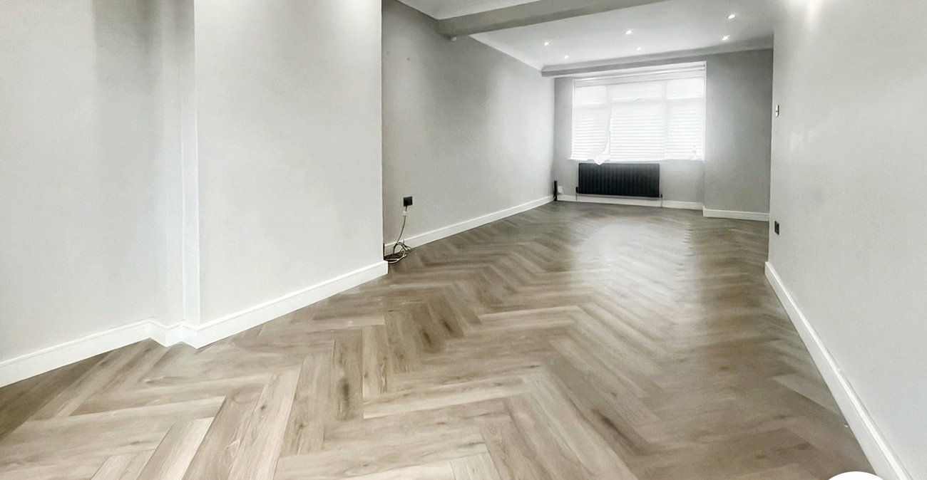 3 bedroom house to rent in Erith | Robinson Jackson