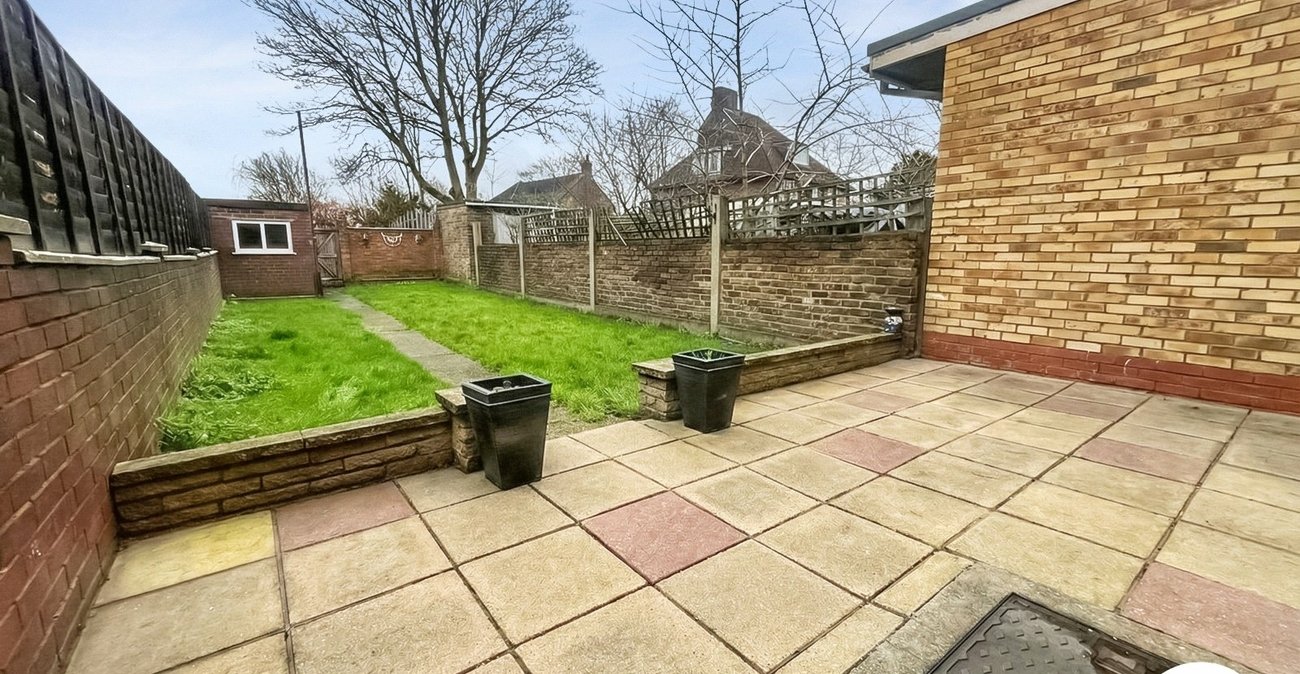 3 bedroom house to rent in Erith | Robinson Jackson