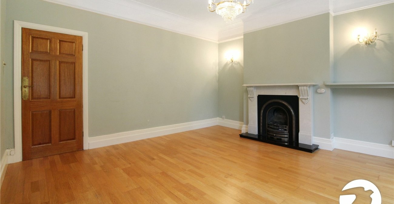 4 bedroom property to rent in London | Robinson Jackson