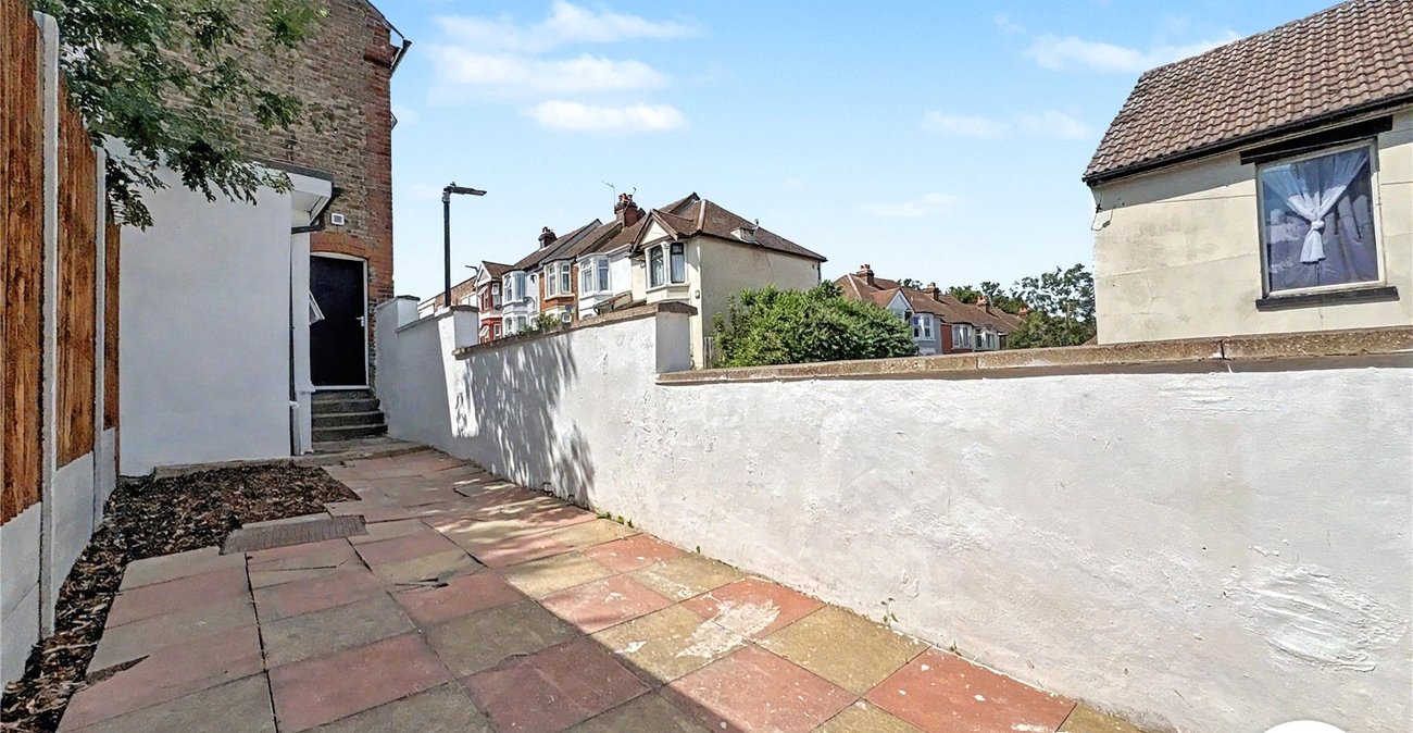 3 bedroom house to rent in Chatham | Robinson Michael & Jackson