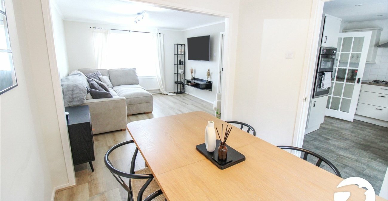 3 bedroom house to rent in Greenhithe | Robinson Michael & Jackson