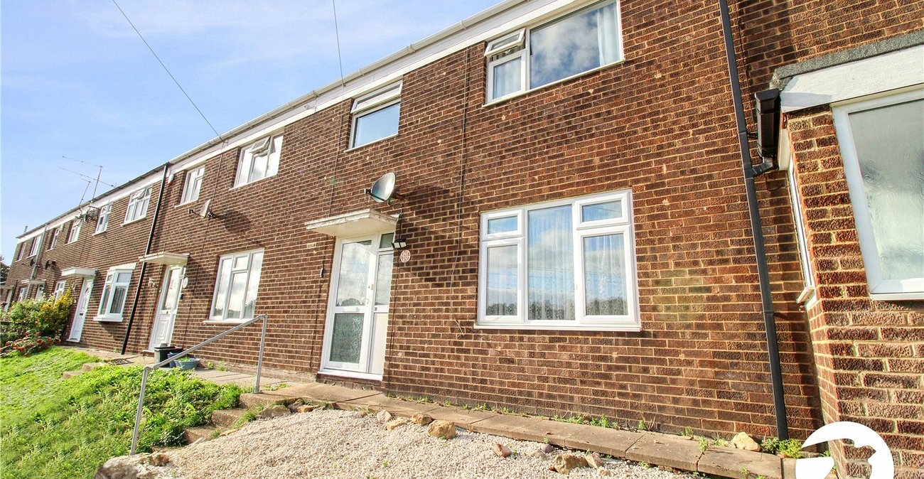 3 bedroom house to rent in Greenhithe | Robinson Michael & Jackson