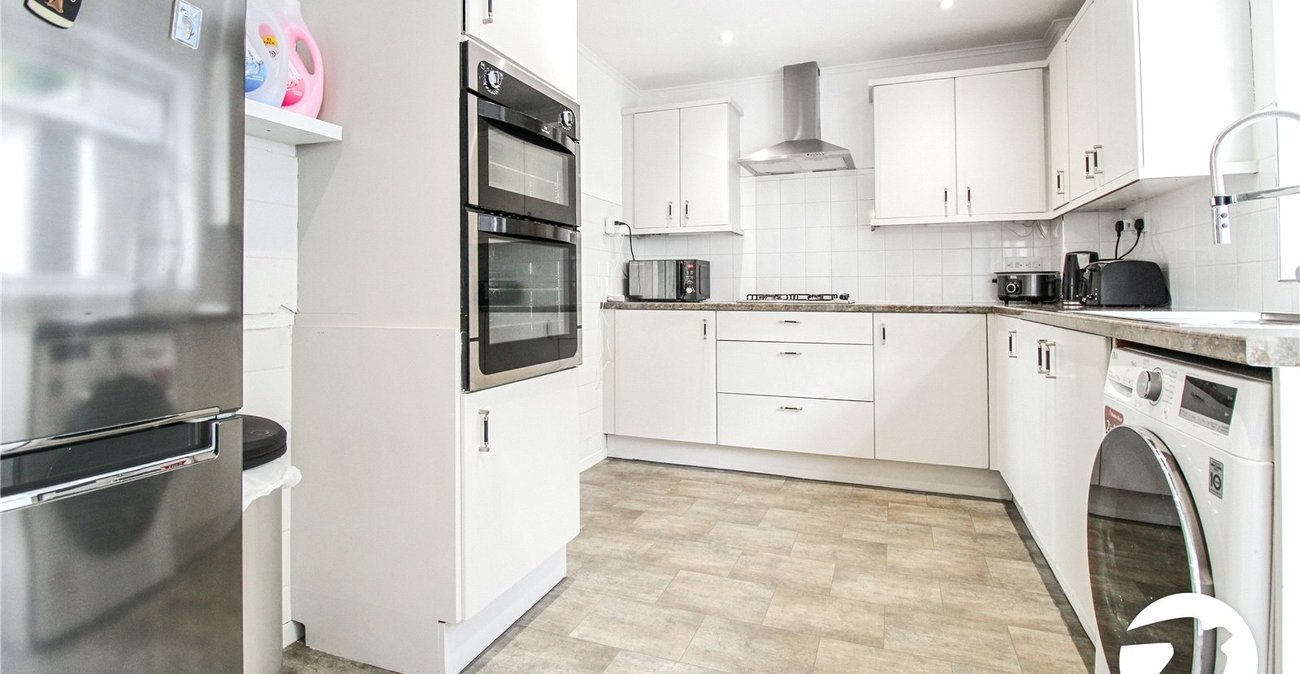 3 bedroom house to rent in Greenhithe | Robinson Michael & Jackson