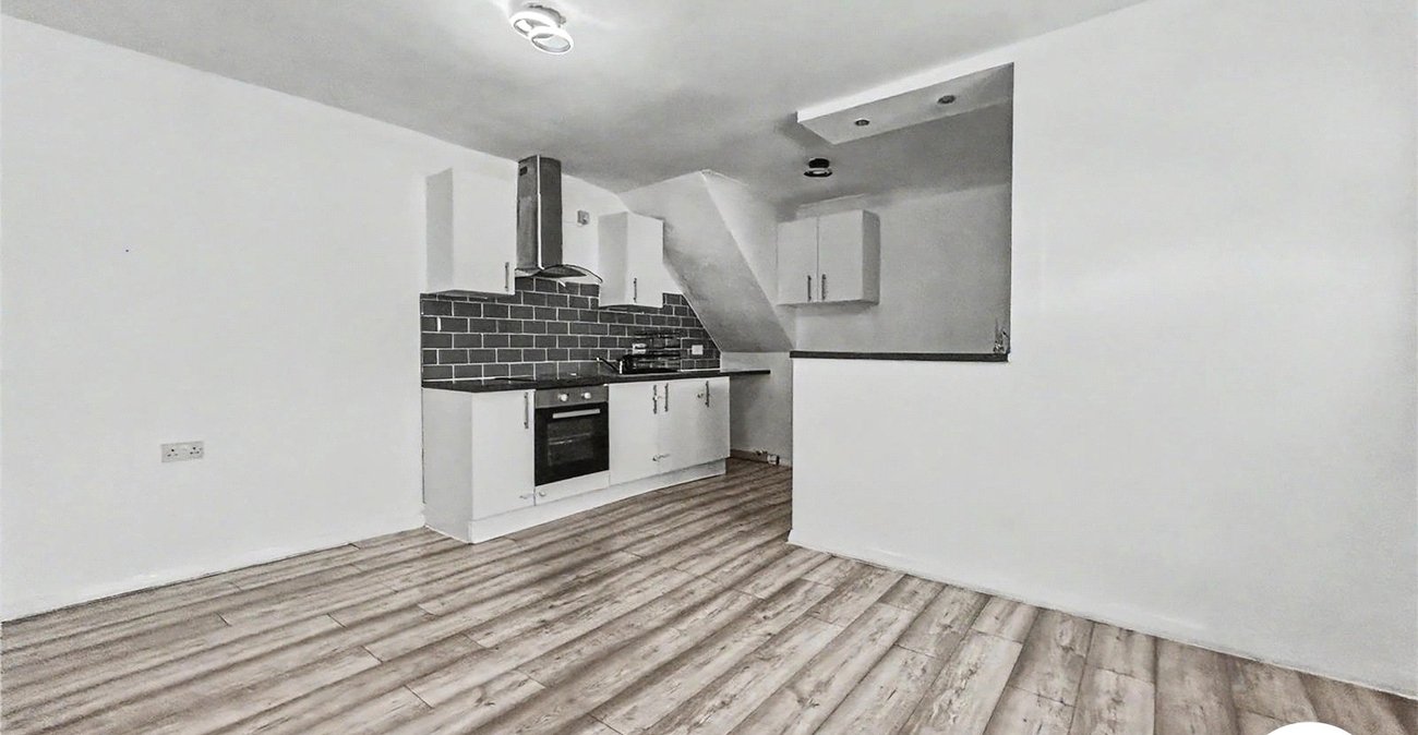 2 bedroom house to rent in Gillingham | Robinson Michael & Jackson