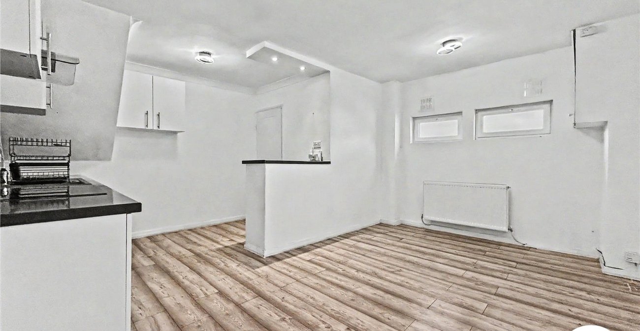 2 bedroom house to rent in Gillingham | Robinson Michael & Jackson