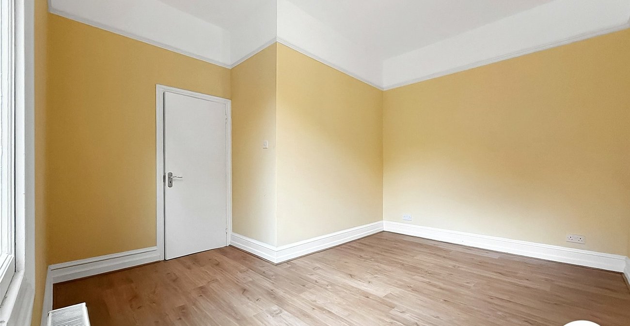 2 bedroom property to rent in London | Robinson Jackson